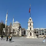 Of Near To So Many Historic Place Apartment
